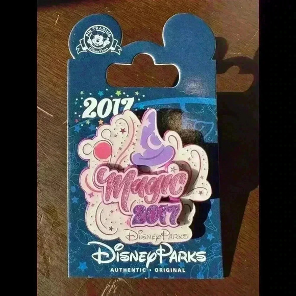 Disney Parks Magic 2017 Pin With Purple Sorcerer’s Hat, Pink Stardust, NewOnCard - Picture 1 of 1